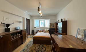 Constanta, Bd. Tomis, zona Victoria, apartament trei camere renovat – amplasare premium